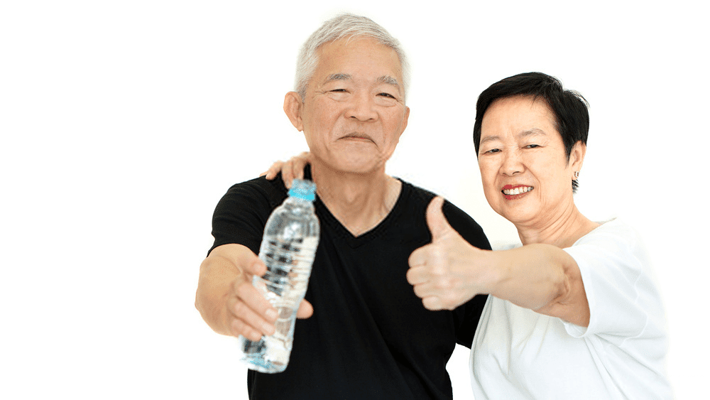 japanese people: Morning Water Therapy : Drinking Water On Empty Stomach